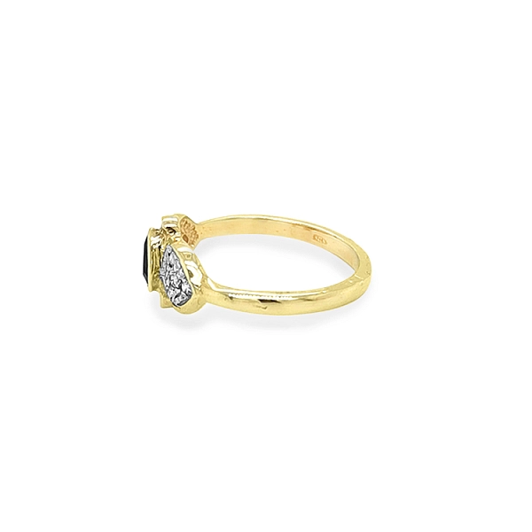 Gold Ring with Coloured Zircons