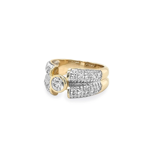 Gold Ring with Zircons