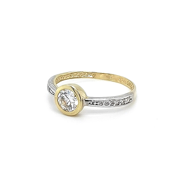 Engagement Ring with Zircones made of Combined Gold