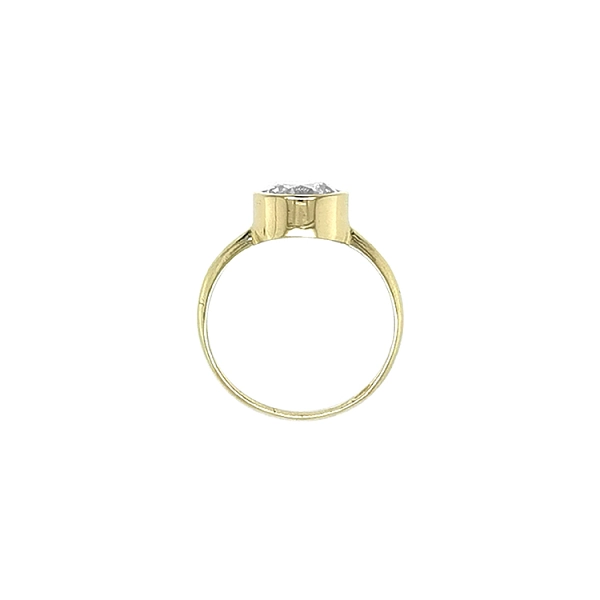 Gold engagement ring with cubic zirconia