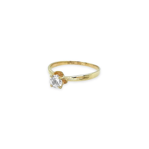 Gold engagement ring with cubic zirconia