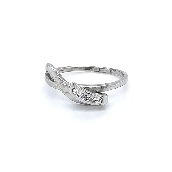 Prsten se Zirkony z Bílého Zlata