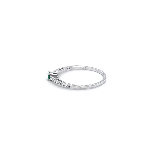 Gold Ring with Emerald