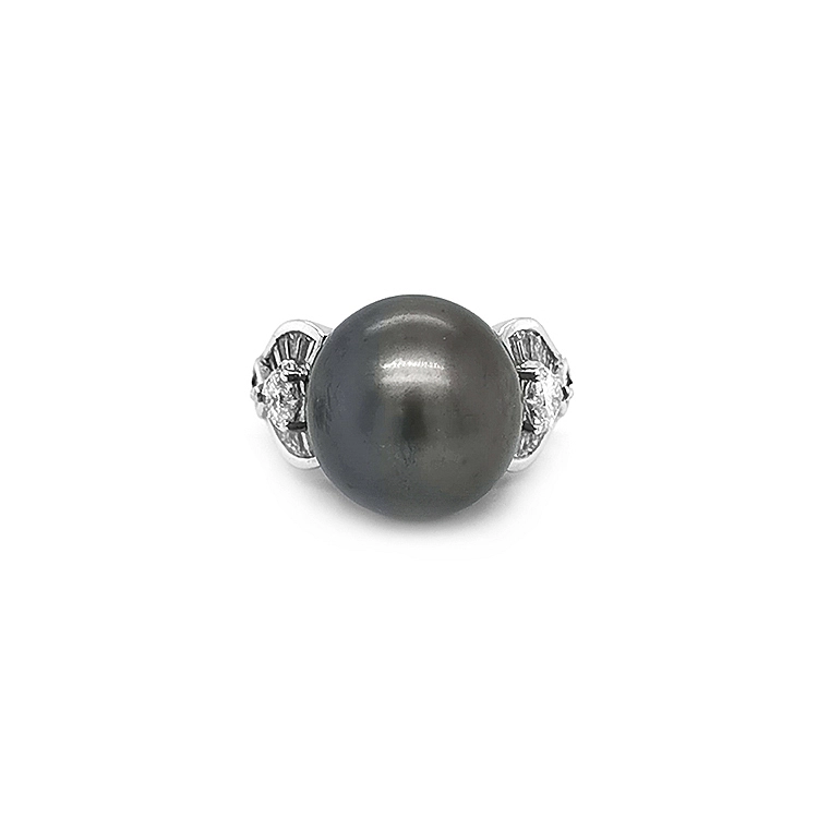 Gold Ring with Natural Pearl and Diamonds