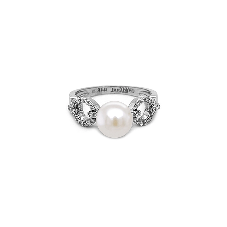 Gold Ring with Natural Pearl and Diamonds