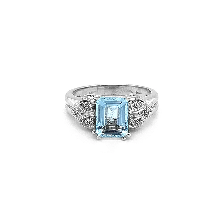 Zlatý Prsten s Akvamarínem a Diamanty