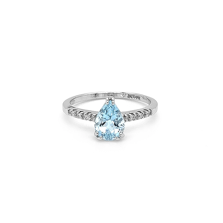 Gold Ring with Aquamarine and Diamonds