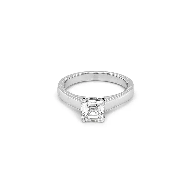 Zlatý zásnubní prsten s diamantem