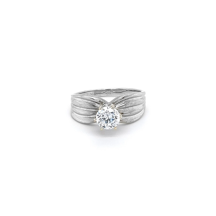Ring with Zircon made of Combination Gold
