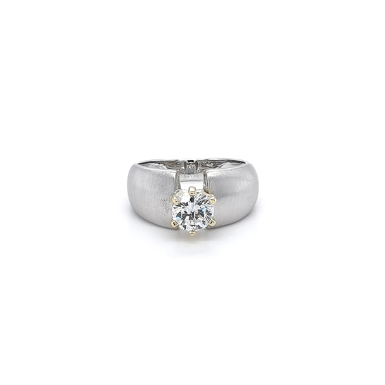 Engagement Ring with Zircon made of Combined Gold