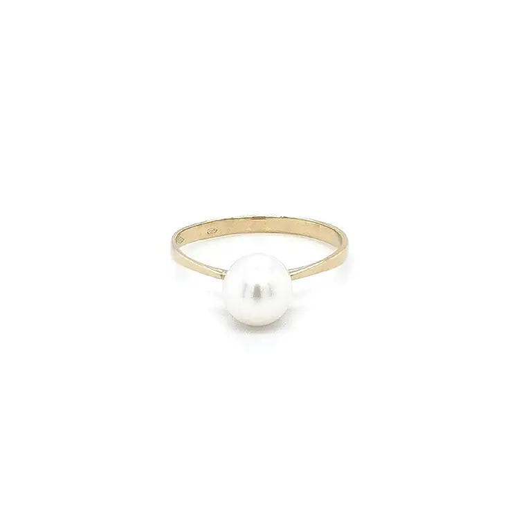 Gold Ring with Pearl