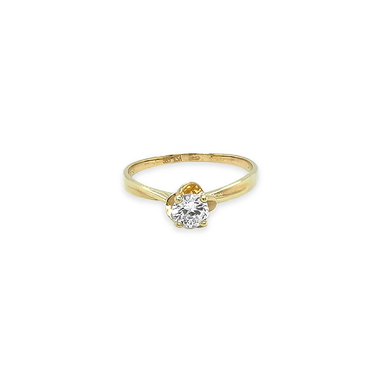 Gold engagement ring with cubic zirconia