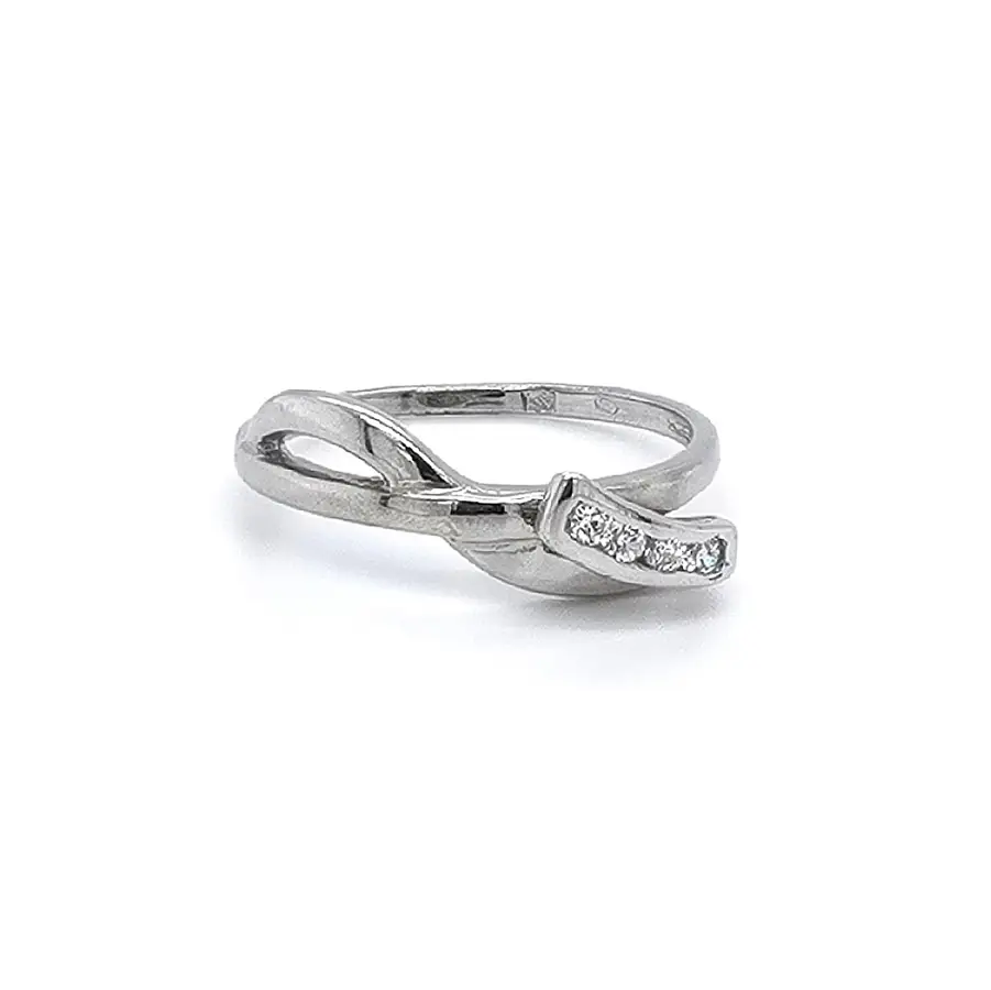 Prsten se Zirkony z Bílého Zlata