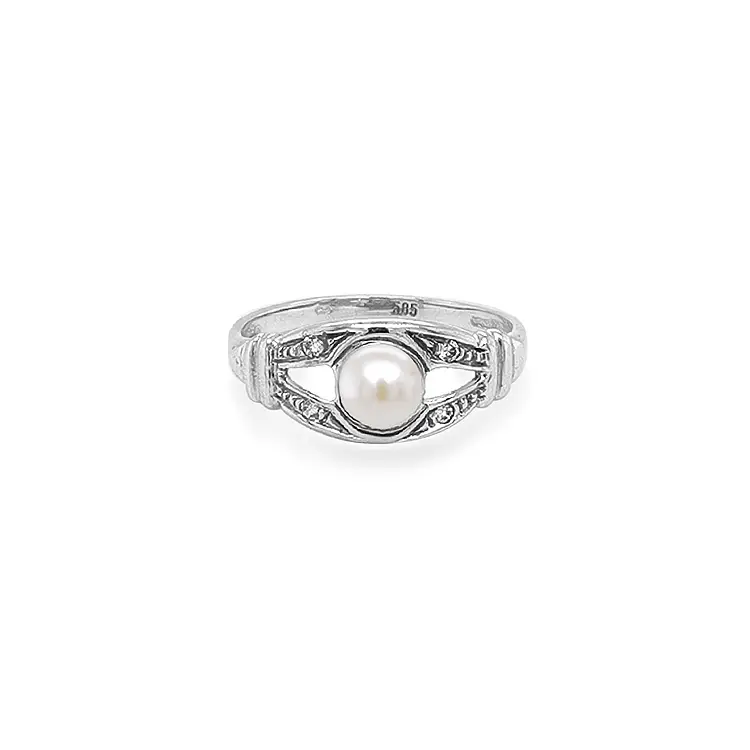 Gold Ring with Pearl and Zircones