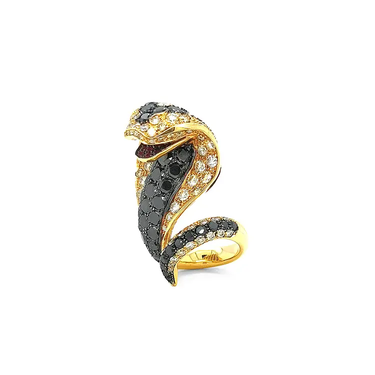 Zlatý Prsten s Černými a Bílými Diamanty