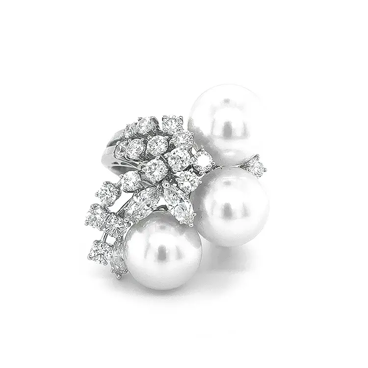 Zlatý Prsten s Přírodnými Perly a Diamanty