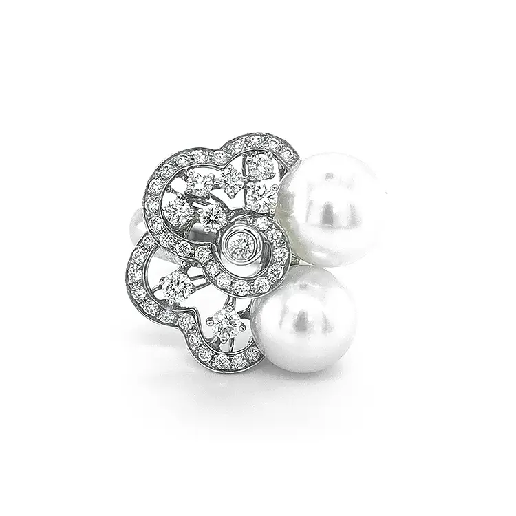 Zlatý Prsten s Přírodnými Perlami a Diamanty