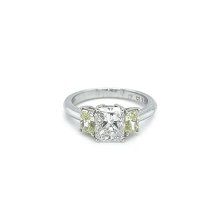 Zlatý Prsten s Žlutými a Bílými Diamanty