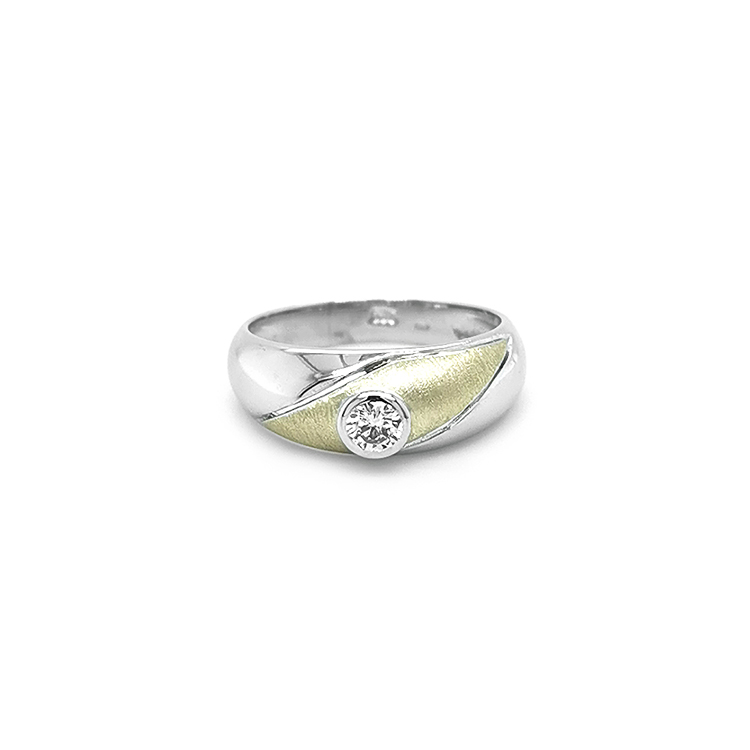detail Zlatý Prsten s Diamantem