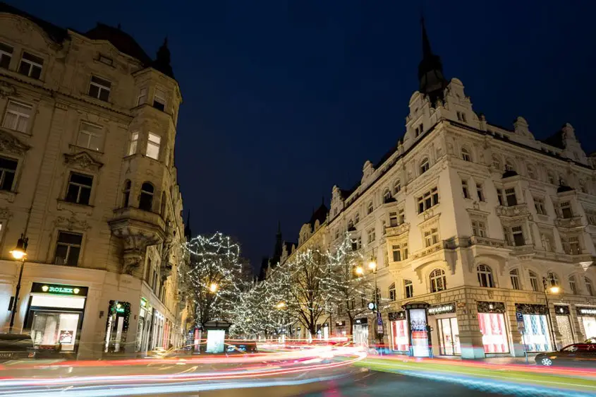 Pařížská ulice: Objevte tento symbol prestiže a luxusu v srdci Prahy