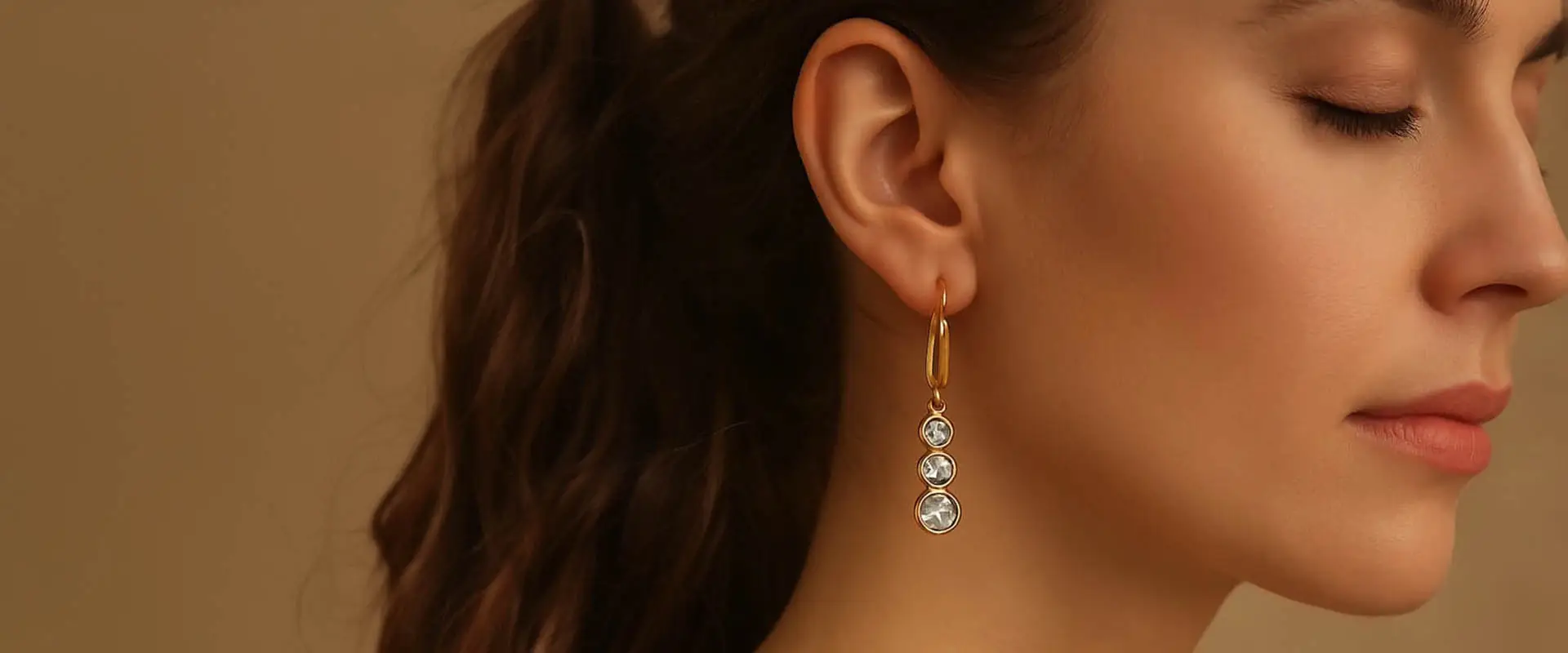 Náušnice s drahými kameny dodají styl. Po jakých sáhnout?