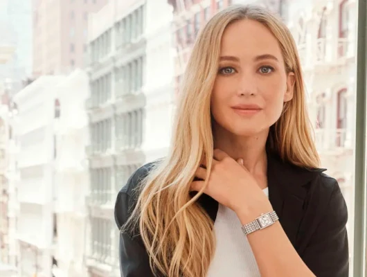 Jennifer Lawrence září v nové kampani hodinek Longines Mini DolceVita